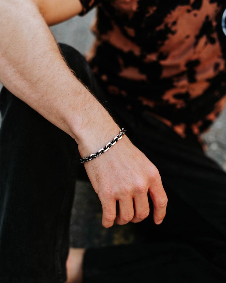 This bracelet is the perfect accessory for any outfit this summer. It also serves as a subtle daily reminder that God can break the chains holding you back. 100% Stainless Steel Lifetime warranty Small- 7.5” Medium- 8.25” Large- 9”