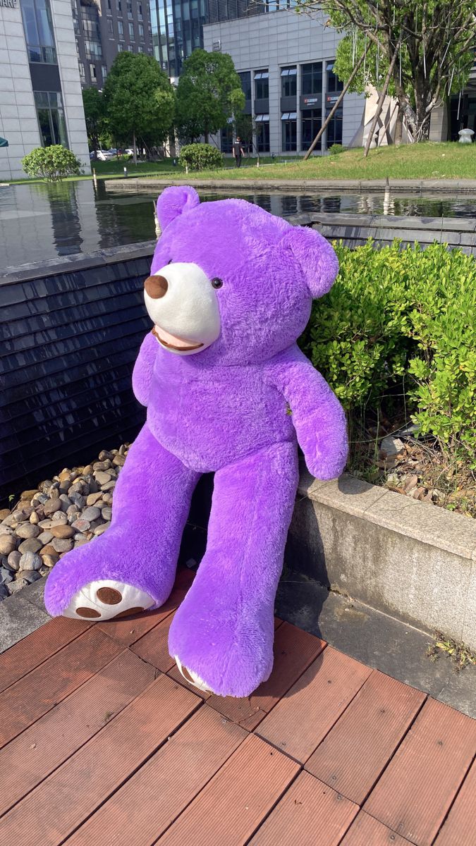 Purple giant teddy bear Big Purple Teddy Bear, Purple Teddy Bear Wallpaper, Bear Cute Wallpaper, Human Size Teddy Bear, Color Lila Pastel, Cute Heart Drawings, Oversized Teddy Bear, Purple Teddy Bear, Purple Bear