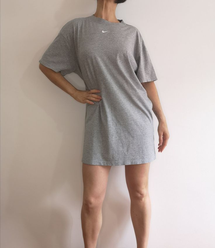 Nike oversized Grey short sleeve t-shirt dress. Size large. Measurements : Shoulder to shoulder is 52 cm Pit to pit is 59 cm Lenght is 81 cm Oversized Casual T-shirt For Daywear, Oversized Crew Neck T-shirt Dress For Summer, Relaxed Fit Short Sleeve T-shirt For Daywear, Casual Oversized Gray Dress, Casual Crew Neck T-shirt Dress For Daywear, Oversized T-shirt For Daywear, Cotton Crew Neck T-shirt Dress For Daywear, Oversized Half Sleeve Casual Dress, Casual Oversized Half-sleeve Dress