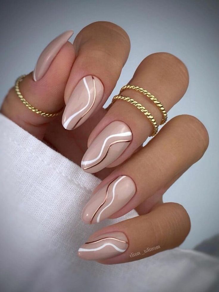 Beige nails with swirl design Uñas Color Cafe, Ongles Beiges, Beige Nails Design, Tan Nails, Neutral Nail Designs, Nude Nail Designs, Beige Nails, Her Nails, Nagel Inspo