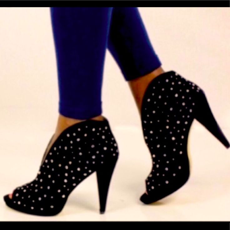 Fit For Hollywood Royalty. Peep-Toe Silhouette Feature Black Faux Suede Upper With Elaborate Rhinestone Embellishments. Great With Your Favorite Jeans, Leggings Or Dress. Approx Heel 4.5", 3"Shaft With A 10" Circumference. Lining Is Missing A Very Tiny Section. Chic Bedazzled Heels With Round Toe, Chic Bedazzled Round Toe Heels, Black Bedazzled Open Toe Heels, Black Bedazzled Heels For Night Out, Black Bedazzled High Heels, Chic Black Heels With Rhinestone Rivets, Glamorous Suede Heels For Night Out, Red Shoes Heels, Red High Heel Shoes