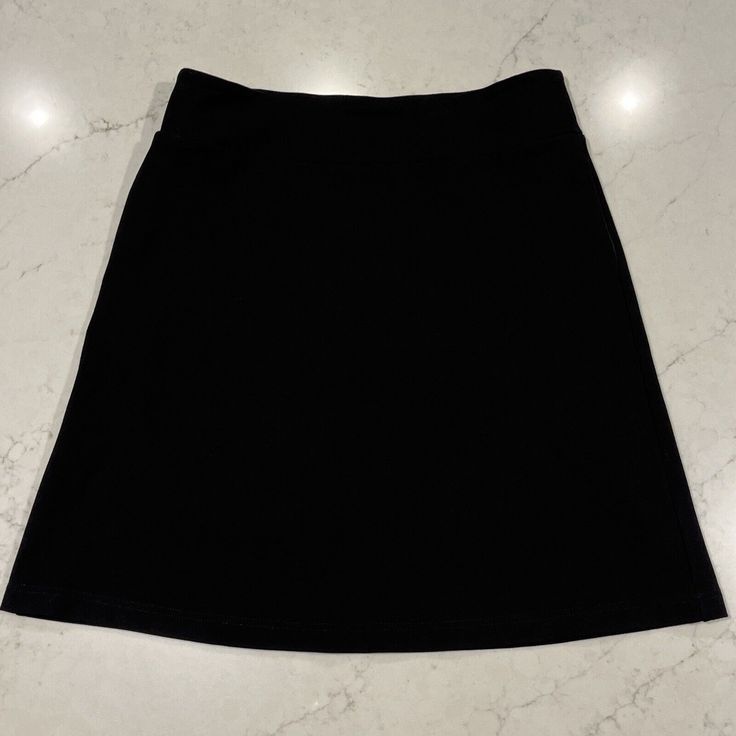 Betabrand Ponte Skort L Black Pockets Under Shorts Skirt Athletic Office Casual Excellent New Condition, No Tags, Never Worn Or Washed. No Signs Of Wear, Non Smoking Home. Please See Pictures For New Condition And Measurements. Message With Any Questions. This Is A Great Chance To Try This High Quality And Comfortable Brand. This Skort / Skirt Allows You To Look Your Best In The Office, Running Errands Or Even On The Greens And Be Super Comfortable At The Same Time. Versatile Black Skort For Spring, Casual Black Skirt With Short Inseam, Casual Black Short Skirt, Classic Stretch Skort In Solid Color, Black Lined Skort With Short Inseam, Black Skirt With Elastic Waistband, Short Inseam, Black Short-inseam Skort With Lined Skirt, Black Casual Short Skirt, Casual Black Mini Skirt For Work