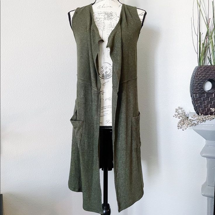 Derek Heart Nwot Sleeveless Duster Olive Green Size Large Very Soft And Cozy! Very Stretchy 2 Front Pockets Sleeveless Stretch Sweater Vest For Day Out, Stretch Sleeveless Sweater Vest For Day Out, Spring Layering Tank Vest, Spring Vest For Layering, Sleeveless Vest For Fall Day Out, Spring Sleeveless Sweater Vest For Layering, Stretch Sleeveless Vest For Layering, Fall Layering Sleeveless Tank Top, Cotton Sleeveless Sweater Vest For Layering