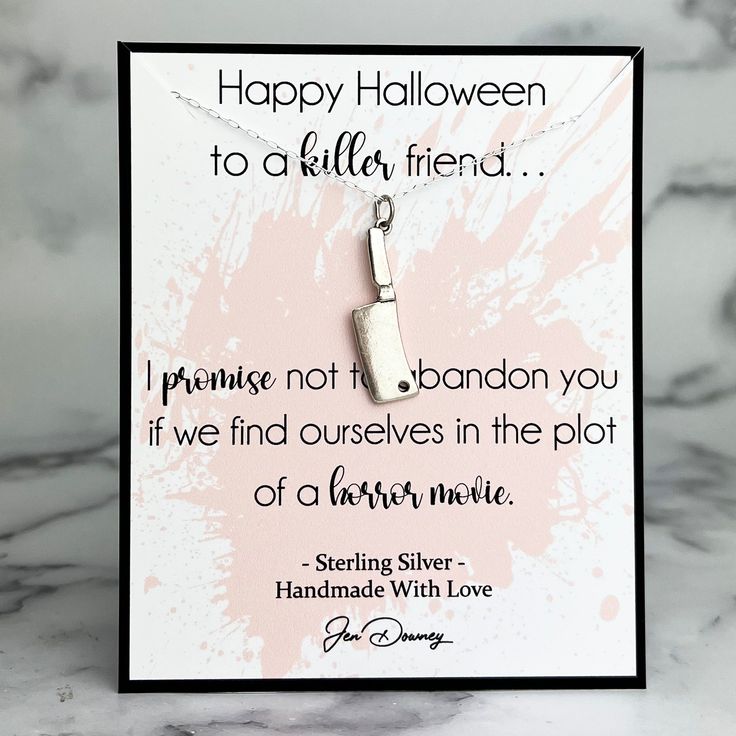 dark humor halloween friendship gift Gifts For Halloween Lovers, Gifts For Horror Lovers, Knife Necklace, Valentine Gift Baskets, Halloween Creepy, Horror Lovers, Bff Necklaces, Inspired Necklace, Horror Film