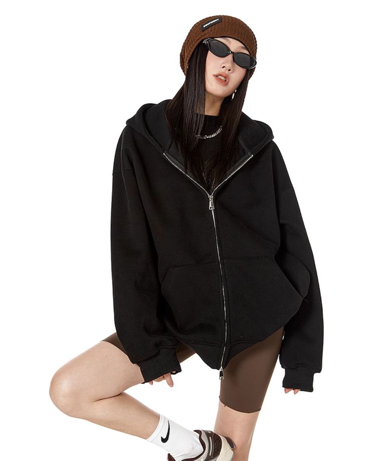 An oversized hoodie that you can enjoy wearing with a trendy feel.

Useful for a wide range of purposes, from daily wear to holiday style.

Sweat items that can be worn in a relaxed manner are sure to be popular.
































◾️Model
Height/Weight: 167cm(65.7in)/40kg(88.1lb)
Try size: M






Cm
(inches)

Length
Chest
Shoulder
Sleeve Length


S
68(26.7)
122(48.0)
61(24.0)
54.5(21.4)


M
70(27.5)
126(49.6)
63(24 Trendy Oversized Hooded Jacket For Streetwear, Casual Oversized Hooded Sweatshirt, Trendy Oversized Hooded Jacket With Double-lined Hood, Trendy Oversized Sweatshirt With Drawstring Hood, Trendy Solid Color Everyday Hoodie, Trendy Relaxed Fit Sweatshirt With Double-lined Hood, Trendy Solid Color Hooded Sweatshirt, Trendy Oversized Long Sleeve Hooded Jacket, Oversized Trendy Hooded Jacket