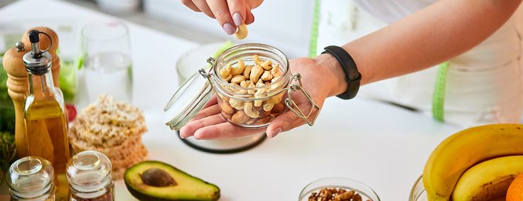 How to Avoid Cravings: 12 Healthy Snacks to Choose From Cholesterol Lowering Foods, Recetas Keto, How To Cook Beans, Cholesterol Diet, Snacks Saludables, Gluten Sensitivity, Low Cholesterol, Nutritious Snacks, Brain Food