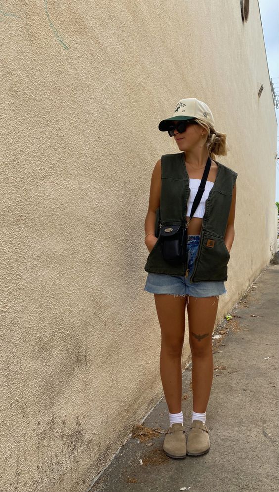 Granola Clean Girl Aesthetic, Cargo Vest Outfits For Women, Granola Girl Outfits Summer, Journalist Aesthetic Outfit, Granola Girl Aesthetic Outfits Summer, Granola Girl Clothes, Coastal Outfit Aesthetic, Granola Aesthetic Outfit, Granola Style Outfits