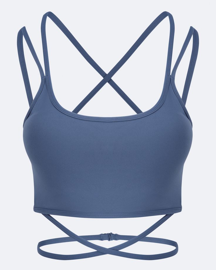 Low-key design with a dash of playfulness - a must-have sports bra for every comfort-loving lady out there! Wear it with shorts, leggings, skirt or even jeans - your outfit will look effortlessly a-a-amazing 100% of the time. Dance Leggings, Lilac Grey, High Intensity Workout, Low Impact Workout, Key Design, Sport Bh, Short Leggings, Sports Bra Sizing, Pair Of Pants