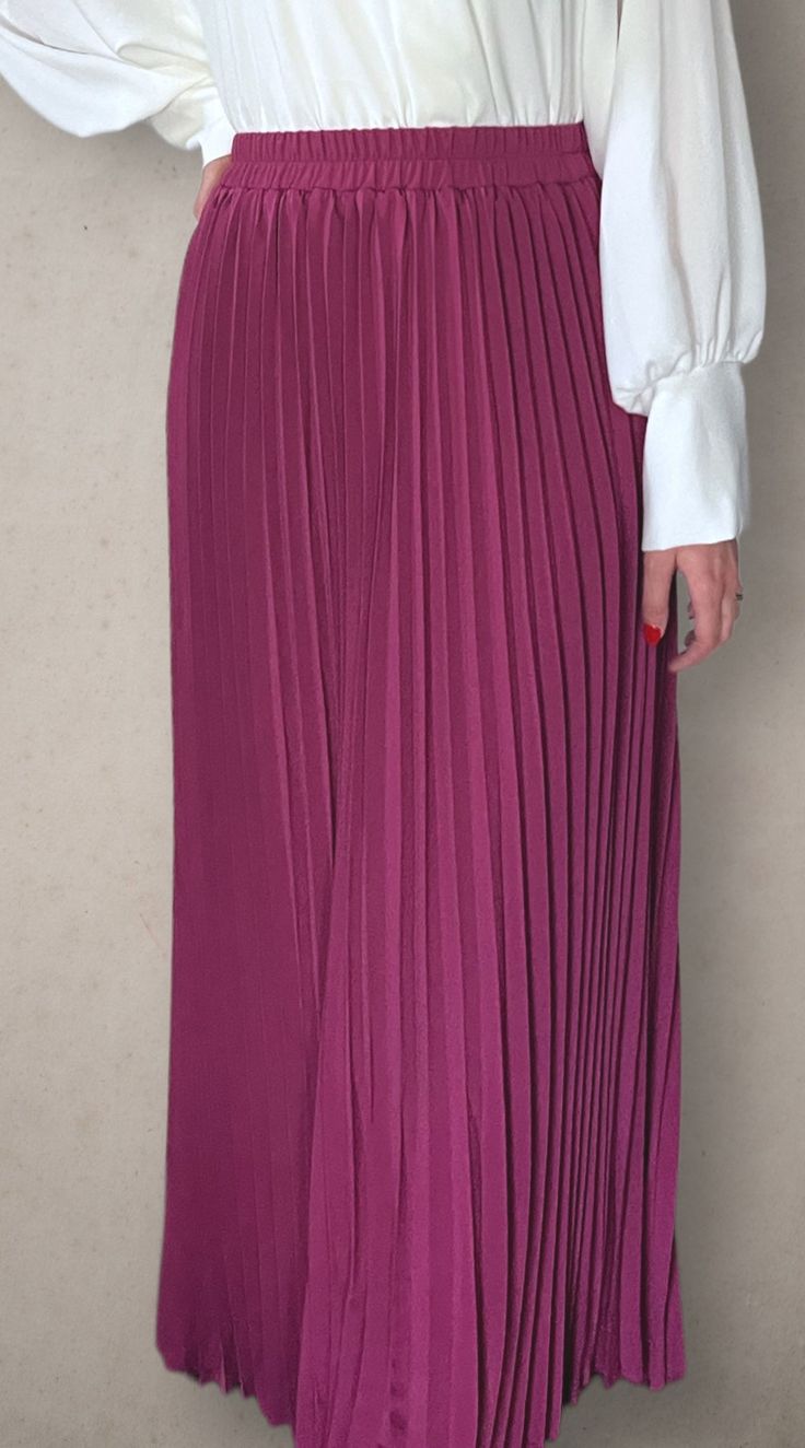 Modest high rise maxi skirt. Elastic waistband. Pleated. Fully lined for full coverage. Non-stretch Maxi Skirt For Spring, Modest Long Skirt With Elastic Waistband, Chic Solid Color Maxi Skirt With Lining, Chic Lined Maxi Skirt, Chic Stretch Long Maxi Skirt, Elegant Non-stretch Pleated Maxi Skirt, Elegant Non-stretch Maxi Skirt For Spring, Elegant Non-stretch Long Pleated Skirt, Elegant Non-stretch High Waist Maxi Skirt