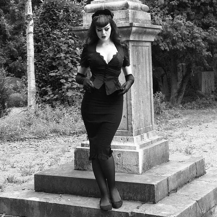 Gothabilly Outfits, 1940s Goth, 1950s Goth, 50s Goth, Pin Up Goth, Pinup Outfits, Gothabilly Fashion, Gothic Pinup, Pinup Goth