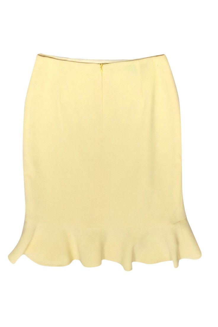 Go for some sunny style with this wool skirt from Escada! Made with a ruffled edge, this pencil skirt will bring some some playful and girly flair to any turtleneck, sweater or silk tank. Size 6 (DE 36) Made in Germany 97% Wool, 3% Elastane Pencil silhouette Ruffled hem Back zippered closure Waist 28" Total length 22.5" Chic Fitted Skirt With Ruffle Hem, Fitted Bottoms With Ruffle Hem For Work, Fitted Ruffle Hem Bottoms For Workwear, Elegant Ruffled Mini Skirt For Spring, Elegant Relaxed Mini Skirt With Ruffles, Elegant Spring Mini Skirt With Ruffles, Formal Fitted Bottoms With Ruffles, Elegant Fitted Bottoms With Ruffle Hem, Elegant Fitted Ruffled Mini Skirt