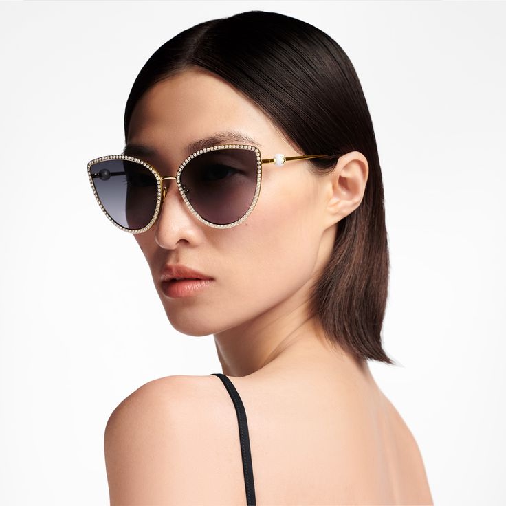 LOUIS VUITTON® - Lv Pearl Cat Eye Sunglasses - Gold Pearl Glasses, Pearl Sunglasses, Louis Vuitton Sunglasses, Delicate Beauty, Modern Cat, Eye Shape, Louis Vuitton Official, Cat Eye Glasses, Pearl Set