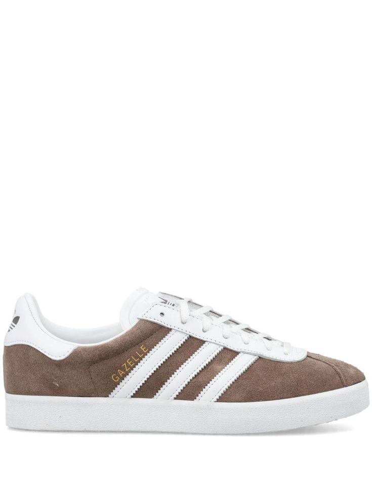 brown white calf leather calf suede signature 3-Stripes logo logo print to the side branded heel counter round toe front lace-up fastening flat rubber sole Adidas Suede Sneakers With Round Toe, Adidas Suede Skate Shoes With White Sole, Adidas Suede Sneakers With Logo, High-top Suede Sneakers With Branded Heel Counter, Adidas Brown Skate Shoes With Rubber Sole, Brown Adidas Skate Shoes With Rubber Sole, Brown Adidas Sneakers With Branded Insole, Brown Low-top Adidas Skate Shoes, Adidas Logo Low-top Suede Sneakers