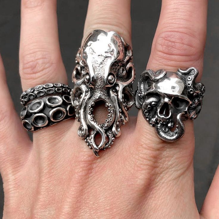 made by avatara octopus skull creature tentacles silver ring made in JAPAN if you want other ring gauge please contact us. Handmade Unique Metal Skull Ring, Handmade Unique Skull Ring For Halloween, Unique Adjustable Hand Cast Skull Ring, Unique Handmade Skull Ring, Octopus Skull, Pirate Ring, Giant Octopus, Octopus Ring, Signet Ring Men