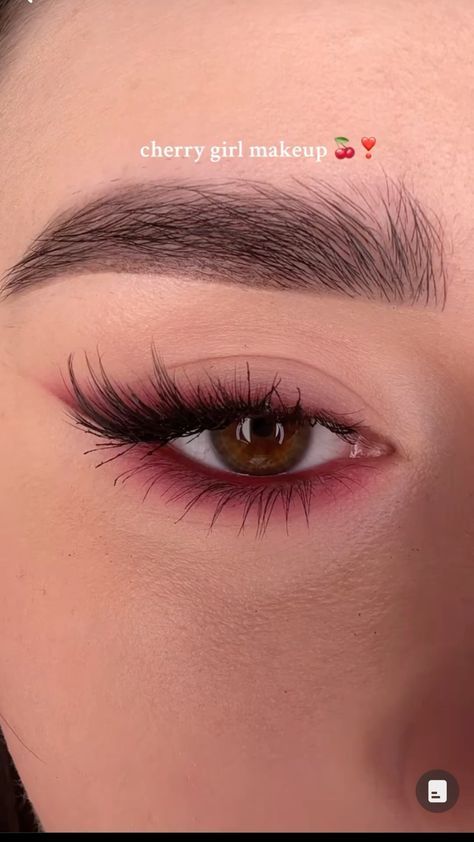 Eye Make Up Inspiration, Eyeshadow Aesthetic Looks, Pink Day Makeup, Makeup With Red Eyeshadow, Senior Elite Makeup, Red Look Makeup, Cherry Red Eye Makeup, Maroon Eye Look, Make Up For Birthdays