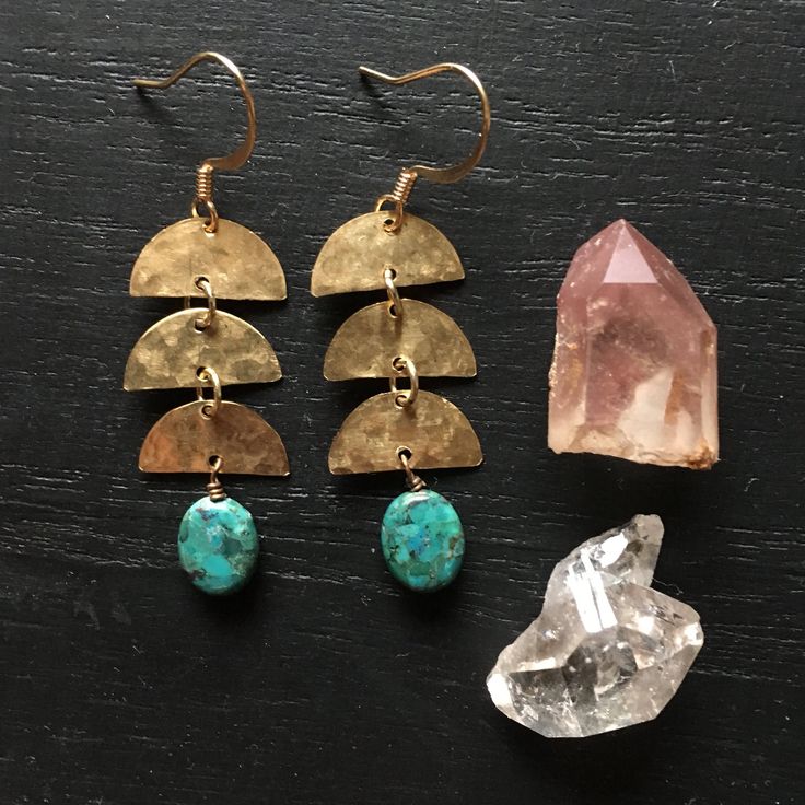 Hand cut and stamped brass and turquoise earrings. Add a little sparkle and pop of color to your wardrobe! Turquoise is one of the oldest stones and has been prized throughout many cultures. It has adorned Egyptian royalty, Native American shamans, as well as Incans, Chinese and Persians. Turquoise has been used as a talisman for power, luck and completion.  It's one of my favorite stones!  *turquoise(most likely reconstituted) *hammered brass *Approx. 2 1/8" *Gold plated ear hooks(can be change Boho Brass Earrings, Minimal Boho Style, Metal Jewelry Handmade, Egyptian Royalty, Jewels Diy, Native American Earrings, Hammered Brass, Jewellery Uk, Old Stone