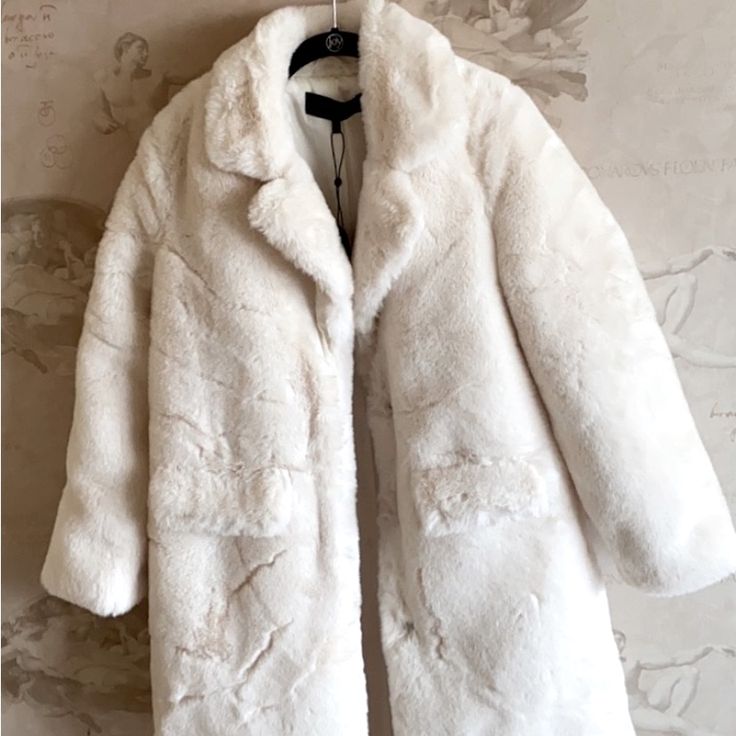 One Soft And Cozy Jacket!! Definitely Keep You Warmlined In White And Sits Just Above The Knees With Two Front Pockets. Cozy Jacket, Women's Jackets, Kendall Kylie, Kendall + Kylie, Winter White, White Cream, Above The Knee, Cream White, Winter Wonderland