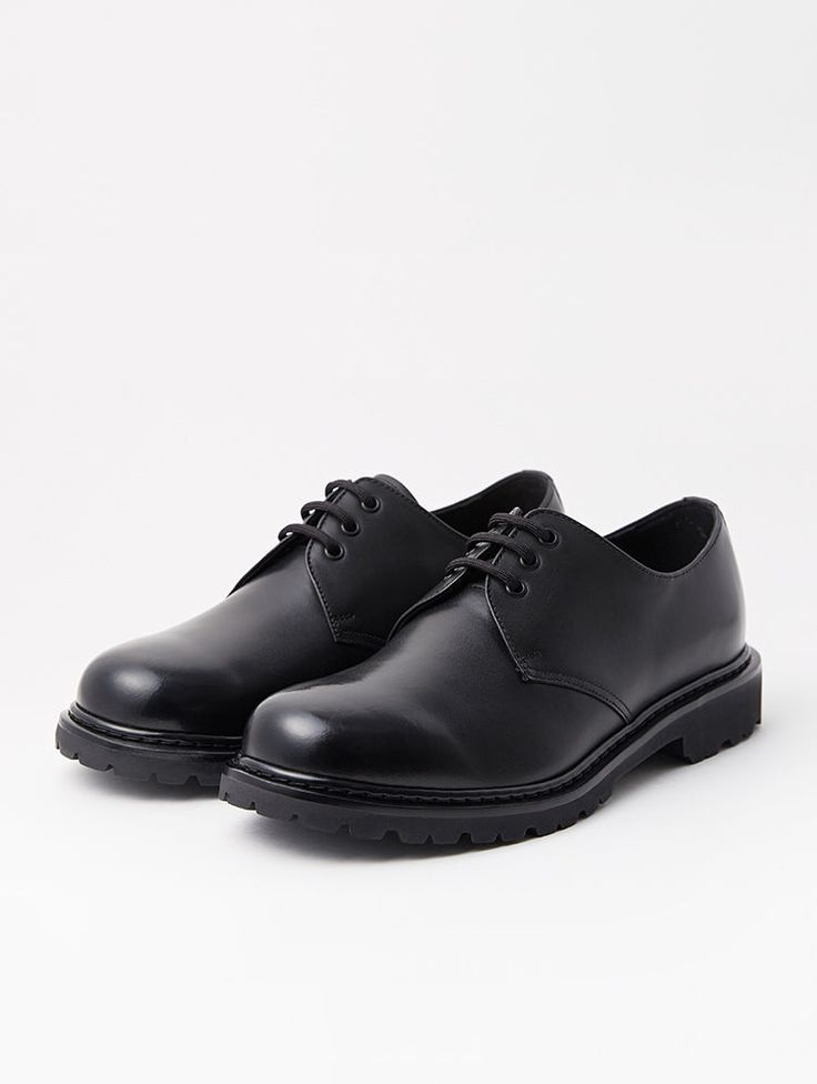 Upper: CowhideLinning: CowhideOutsole: VibramInsole: Ortholite Unisex Black Derby Shoes WILLIAM DESCRIPTION William was designed to be a casual shape with 3 holes in shoelaces. So that it can be easily paired with casual outfits for both women and men. The round shape matches the casual outfit well. Both the outer and inner skin is made of cowhide which offers a comfortable ignition and strong durability Also, you can feel the completeness of the appearance. Engineered with both an Ortholite® fo Shape Matching, Look After Yourself, Derby Shoes, Casual Outfit, Round Shape, South Korea, Derby, Shoe Laces, Casual Outfits