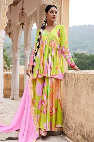 Neon green big floral print V neck embellished peplum kurta. Paired with a sharara and pink dupatta. - Aza Fashions Nimbu Mirchi, Raw Silk Embroidery, Embroidery Zardozi, Pink Dupatta, Kurta Sharara Set, Kurta Sharara, Big Floral, Sleeves Designs For Dresses, Sharara Set