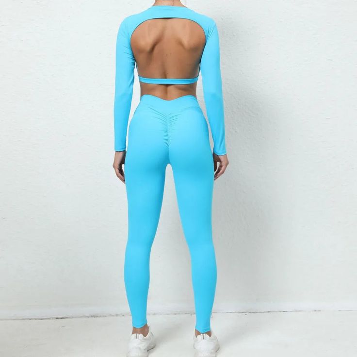 Designed for optimal performance, the B|FIT PRIME V-Cut Leggings provide both comfort and style. The v cut waist offers a flattering mid waist fit while enhancing your workout. Experience fashion and function with these leggings. Woman Tracksuit, Cut Leggings, Yoga Clothing, Workout Sets, Sports Suit, Tracksuit Women, Set Women, V Cut, V Cuts