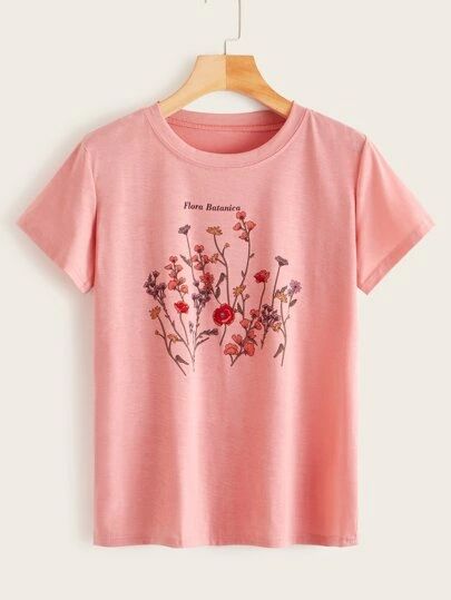 Printed Tee Women, Letter Print Tee, Floral Tee, Floral Letters, Fashionista Clothes, Clothing Details, Print Tee, Shirts For Women, Printed Tank Tops