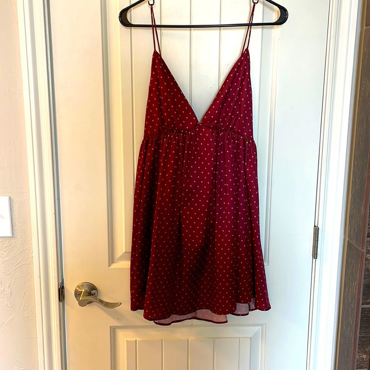 Very Cute Dress Zara Sundress In Mini Length, Lined V-neck Sundress For Date Night, Zara Sundress Mini Length, Sundress Style Midi Dress For Date Night, Casual V-neck Sundress, Zara Lined Mini Dress For Day Out, Zara Summer Mini Dress Lined, Zara Lined Mini Dress For Date Night, Zara Mini Sundress