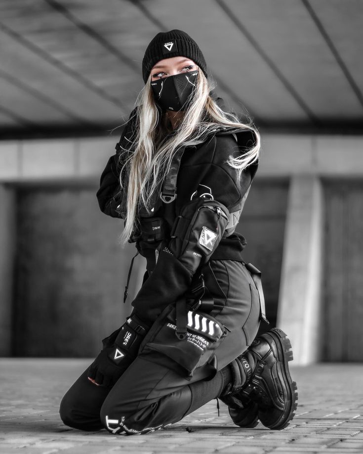 hidden leaf ninja agent @tixteafox . . . #fabricoftheuniverse #techwear #streetwear #cyberpunk #futureculture #fyp #fypシ #membersoftheuniverse Cyberpunk Clothing Female, Female Techwear Outfit, Techwear Female, Female Techwear, Fabric Of The Universe, Casual Techwear, Cyberpunk Outfit, Techwear Cyberpunk, Streetwear Cyberpunk