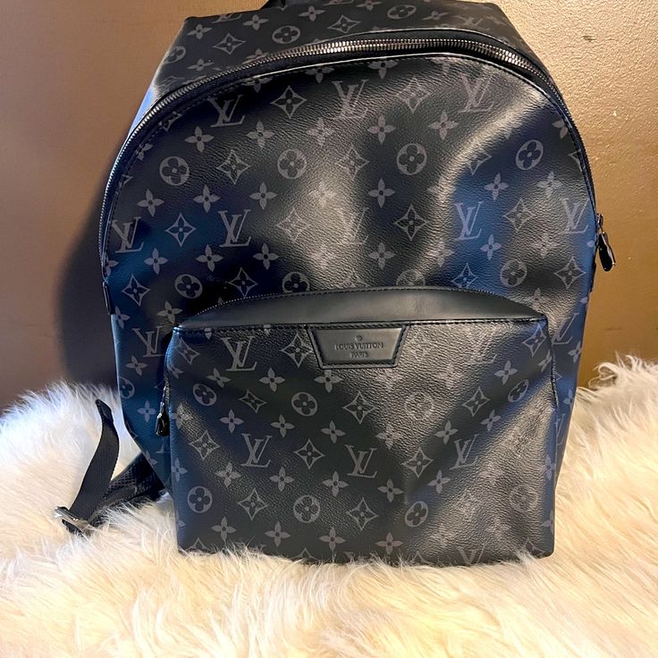 Louis Vuitton Monogram Eclipse Apollo Black/Gray Zip Backpack M43186 Pristine Pre-Owned Condition. Kept In A Climate Controlled Room In Dust Bag With Original Box. Bagpack Outfit Style, Louis Vuitton Backpack, Bags Louis Vuitton, School Boy, Louis Vuitton Bags, Bagpack, Windsor, Edinburgh, Louis Vuitton Bag