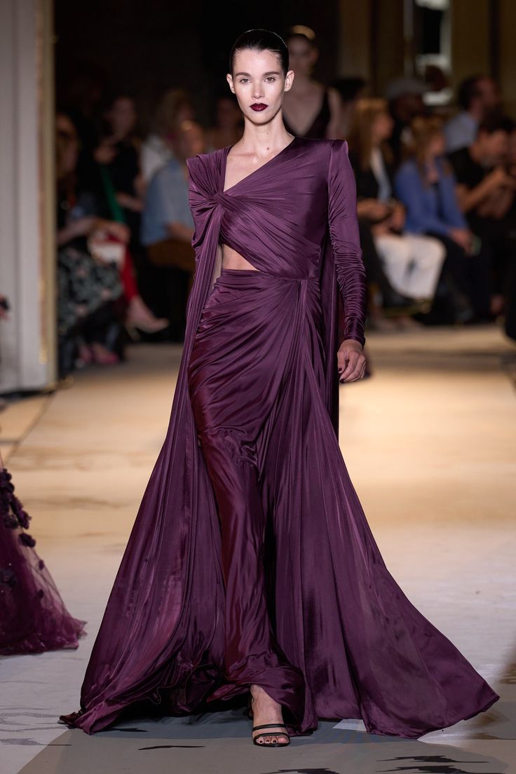 Zuhair Murad Fall 2023 Couture Collection | Vogue Purple Runway Fashion, Gilded Dress, Purple Runway, Fall 2023 Couture, Midnight Plum, 2023 Couture, Runway Gowns, Couture Week, Zuhair Murad