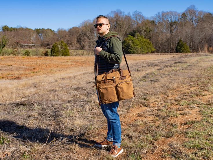 Stylish Briefcase Marty Perfect for Your Commute Stylish and practical Briefcase Marty made of water-resistant waxed canvas is lightweight and easy to carry, yet spacious enough to accommodate all your essential items. The briefcase features two zippered pockets on the front, providing easy access to your frequently used items, and a single pocket on the back for additional storage. It comes with a shoulder strap, so you can carry the bag comfortably over your shoulder or in your hand. Thanks to Rectangular Canvas Briefcase For Outdoor, Casual Laptop Bag With Zipper Closure, Casual Laptop Bag With Zipper Closure For Outdoor, Outdoor Canvas Satchel With Zipper Closure, Utility Waxed Canvas Bags For Outdoor, Outdoor Utility Bag In Waxed Canvas, Casual Brown Laptop Bag For Outdoor, Brown Canvas Laptop Bag For Outdoor, Casual Canvas Briefcase For Everyday Use