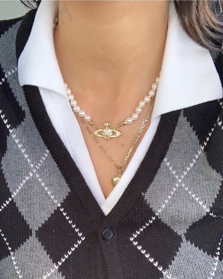 westwood ʕ•ᴥ•ʔ Vivienne Westwood Necklace, Westwood Necklace, Pulseras Kandi, Look 80s, Vivienne Westwood Jewellery, Accessory Inspo, Necklace Outfit, E Girl, Dope Jewelry