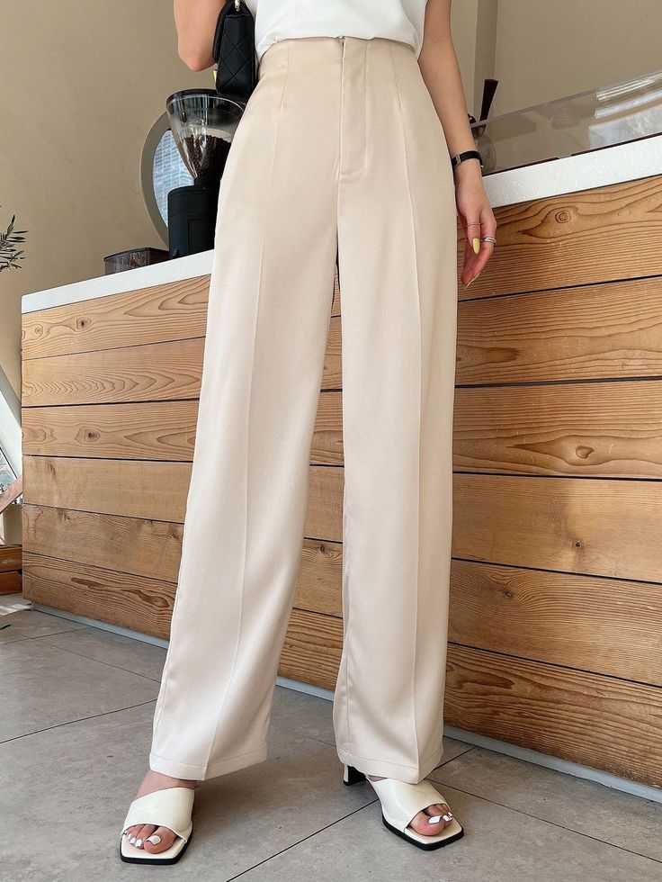 [Promotion] 70 Trouser Pants Outfits Casual Ideas You Have To Try At Once #trouserpantsoutfitscasual Trouser Pants Outfits Casual, Tailored Trousers Outfit, Formal Trousers Women, Trouser Pants Outfits, Beige Pants Outfit, Tailored Pants Women, Trousers Women Outfit, Women Suit Pants, Formal Pants Women