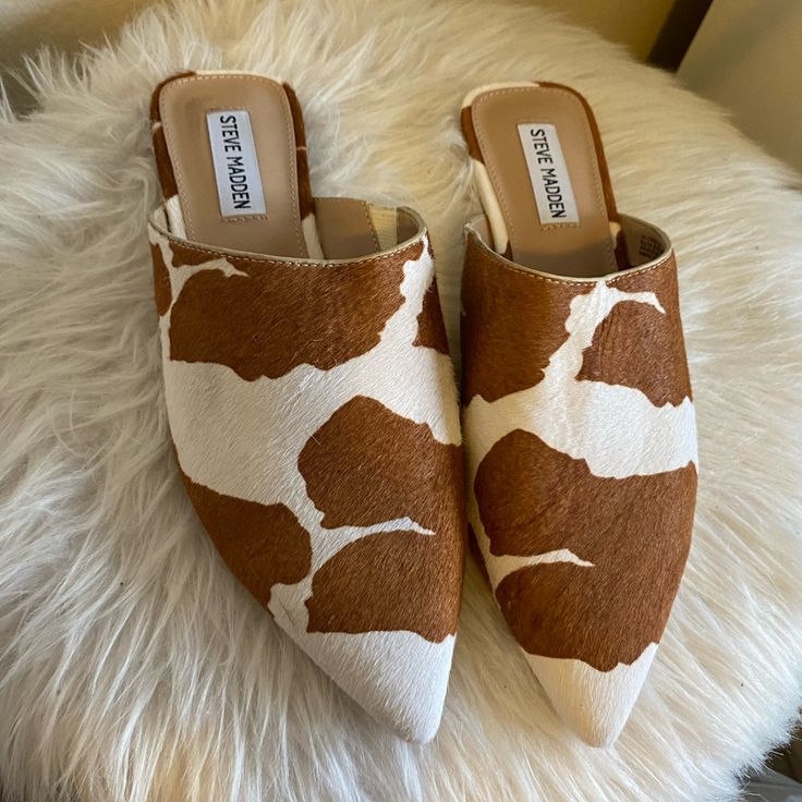 Nwt Steve Madden Tiff Cow Print Mules. Real Fur, Leather Upper. Does Not Come With Box, Sorry! Feel Free To Make An Offer! Casual White Slip-on Mules, White Slip-on Mules With Round Toe, White Round Toe Mules Medium Width, White Round Toe Medium Width Mules, White Closed Toe Casual Mules, White Medium Width Round Toe Mules, Casual Cream Almond Toe Mules, White Slip-on Mules With Cushioned Footbed, Cream Pointed Toe Casual Mules