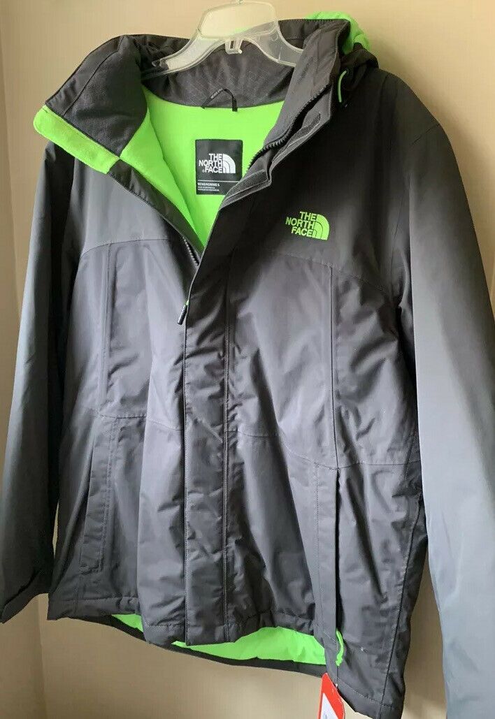 New with Tags The North Face Men large. Grey and green with hood Model CKY203B-L. New never worn From smoke free and pet free and virus free home Model CKY203B-L UPC 053329254340 Waterproof jacket with lightweight Heatseeker insulation and high loft lining. Relaxed fit. Raschel fleece or Sherpa fleece lining on collar and body. Removable, fully adjustable hood. Center front stormflap with Velcro closure. Secure-zip Napoleon chest pocket. Zip hand pockets. Drop-tail hem for added weather protecti Casual Green Parka For Outdoor Activities, Green Parka With Pockets For Outdoor Activities, Green Hooded Jacket For Outdoor Activities, Green Hooded Jacket With Pockets For Outdoor Activities, Green Hooded Jacket With Pockets For Outdoor, Functional Green Outerwear For Fall, Green Functional Outerwear For Fall, Green Long Sleeve Parka For Outdoor, Green Functional Fall Outerwear