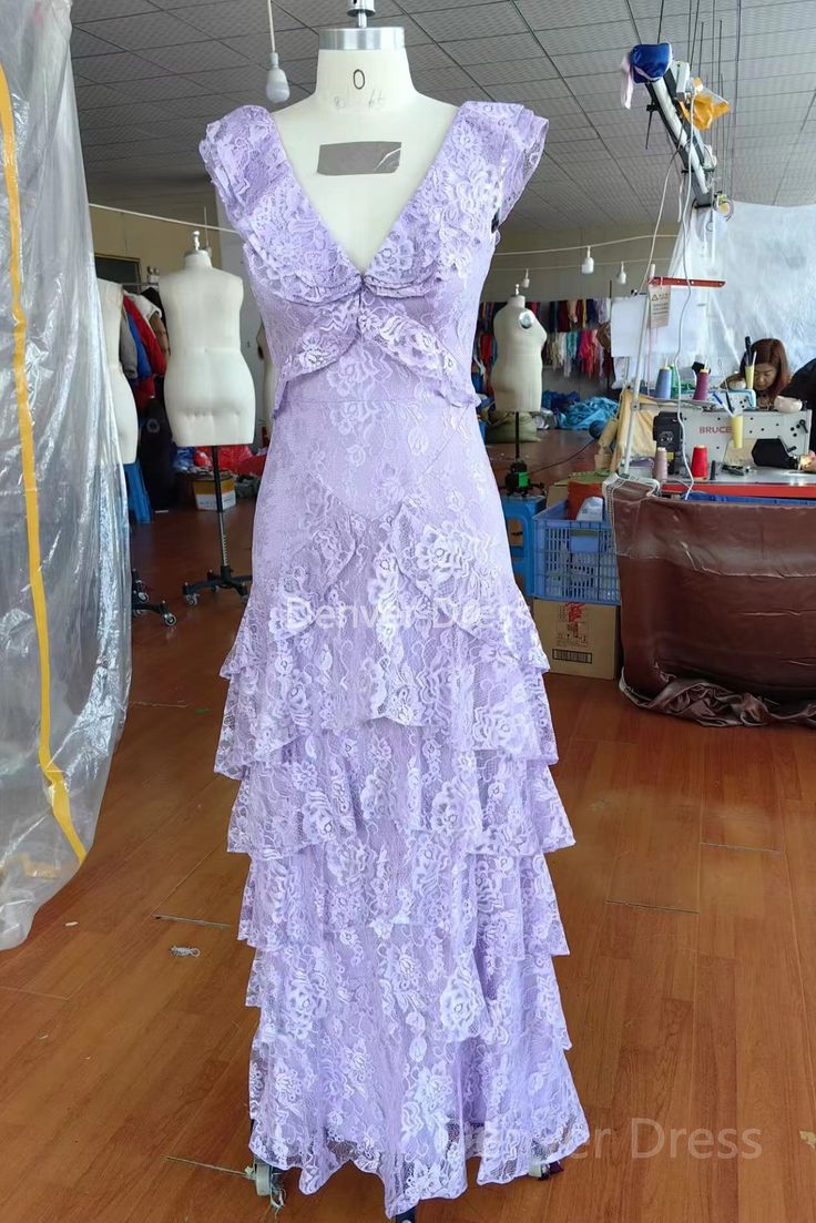 أرجواني حفلة موسيقية فستان طويل مساء ثوب الدانتيل حزب اللباس Lavender Sleeveless Party Gown, Sleeveless Lavender Gown For Party, Lavender Gown For Prom Season Party, Lavender Gown For Prom Party, Lavender Floor-length Evening Dress For Party, Sleeveless Lavender Evening Dress For Prom, Lavender Evening Dress For Prom Party, Floor-length Lavender Gown For Party, Lavender Sleeveless Evening Dress For Party