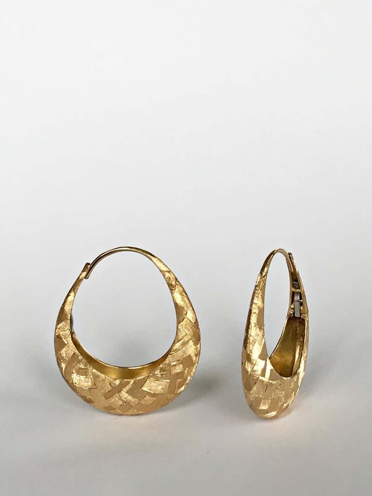 For Sale on 1stDibs - Dalben design 18 k yellow gold earrings 'millerighe' hand engraved . Dimensions: height 30,7 mm width 26 mm depth 7,3 mm The earrings are hand made in Engraved 14k Yellow Gold Hoop Earrings, Engraved 14k Gold Hoop Earrings As Gift, Engraved Yellow Gold Hoop Earrings For Anniversary, Traditional Engraved Hoop Earrings, 14k Gold Engraved Earrings, Engraved Yellow Gold Hoop Jewelry, Engraved Yellow Gold Brass Earrings, Engraved Yellow Gold Round Hoop Earrings, Engraved 14k Gold Earrings