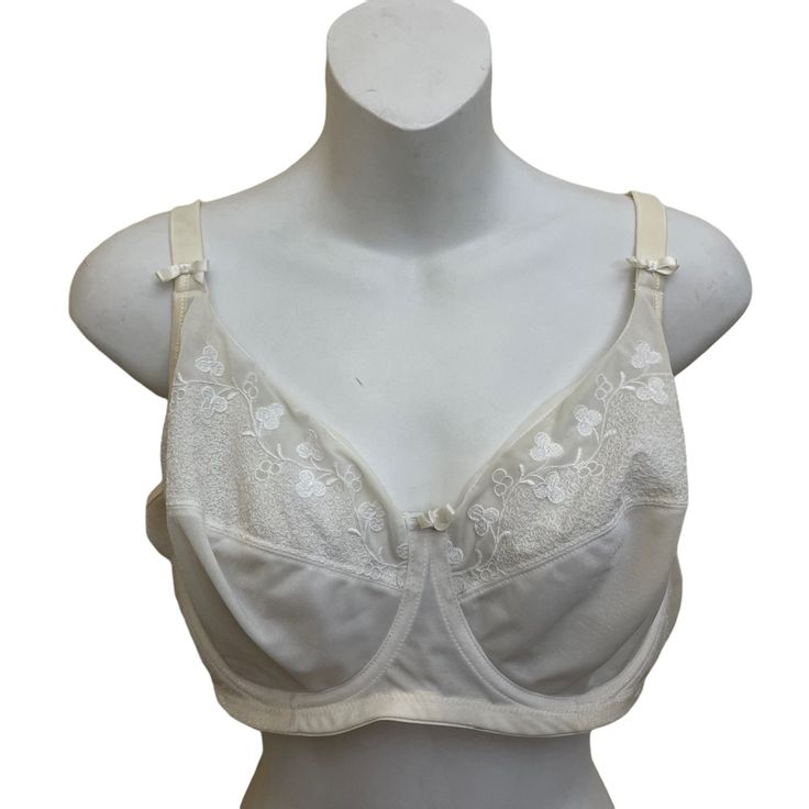 Size: 40d Embroidered Wire Support Sheer Full Coverage Adjustable Straps Classic Nylon Polyester Vintage 90's Old Stock Condition: New Without Tags, No Holes Or Stains. Reasonable Offers Are Welcome 10/21 Fitted Floral Embroidery Bra, Cream White, Women's Intimates, Vintage 90s, Adjustable Straps, Bra, Cream, Tags, Women Shopping