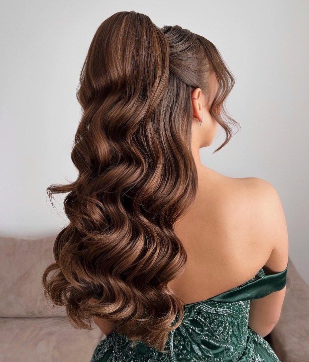 Half-Up Ponytail with Hollywood Waves Long Hair Wedding Styles, Prom Hairstyles For Long Hair, Peinados Fáciles Para Cabello Corto, Wedding Hair Inspiration, Wedding Hairstyles For Long Hair, Hair Waves, Bride Hairstyles, Ponytail Hairstyles, Down Hairstyles