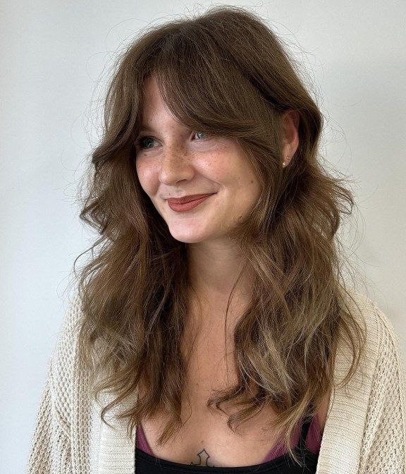 Long Shaggy Cut with Curtain Bangs for Wavy Hair Shag Haircut Wavy Thick Hair, Long Bangs Long Hair Curly, Layers With Natural Wavy Hair, Haircuts For Slightly Curly Hair, Long Hair Shag Curtain Bangs, Shaggy Haircut Curtain Bangs, Wavy Hairstyles Curtain Bangs, Wavy Haircut Inspiration, Texas Hairstyles For Women