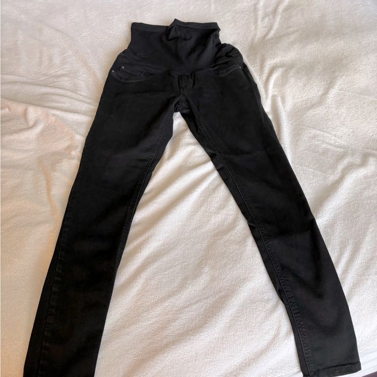 Like New! Black Denim Maternity Pants. Fake Pockets In The Front With Real Pockets In The Back. Never Been Worn. Mid-rise Black Denim Jeggings, Black Stretch Denim Jeggings, Maternity Denim Bottoms Bump Friendly, Stretch Denim Maternity Bottoms, Black Stretch Maternity Pants, Stretch Black Maternity Pants, Black Stretch Maternity Bottoms, Stretch Black Bottoms For Maternity Wear, Stretch Black Maternity Bottoms