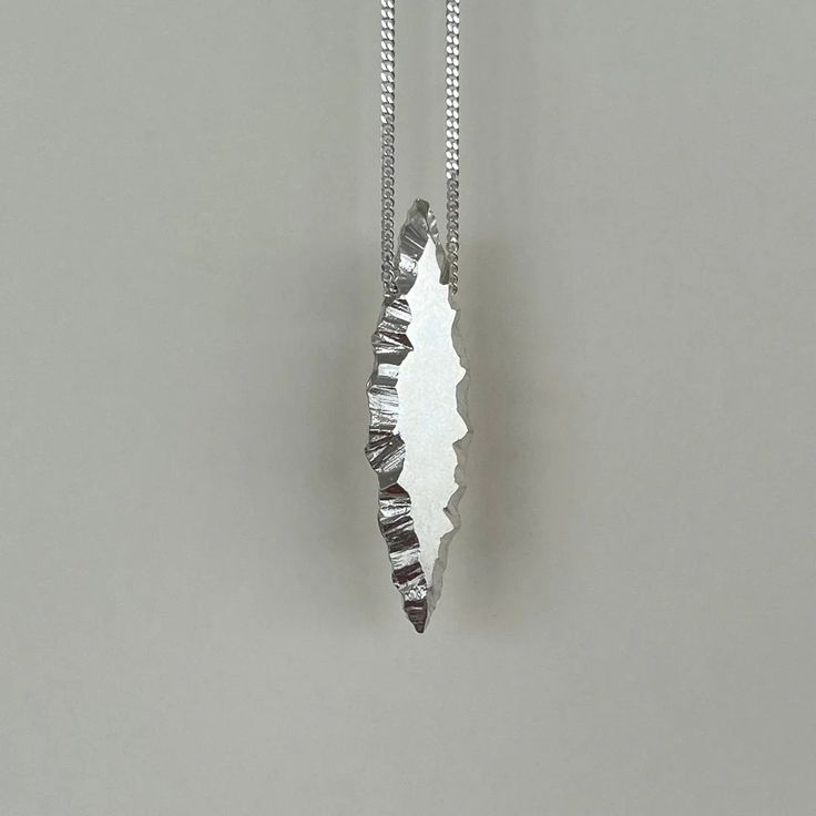 SILEX Necklace V - SÓLIDA Modern Sterling Silver Necklace With Diamond Cut, White Sterling Silver Snake Chain Necklace, Silver Jewelry With Curb Chain And Round Pendant, Handmade Modern White Gold Necklaces, White Gold Pendant Necklace With Curb Chain, Modern Handmade White Gold Necklaces, Handmade Modern White Gold Necklace, Modern Handmade White Gold Necklace, Minimalist Sterling Silver Curb Chain