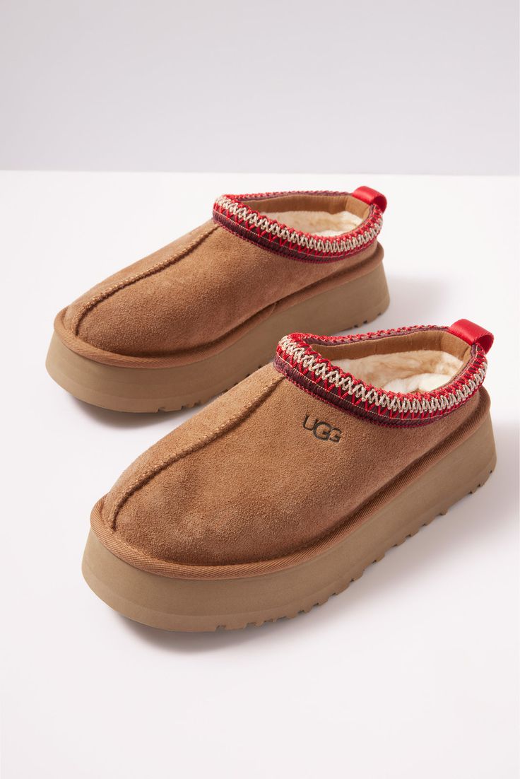 The UGG® Tazz platform slipper is crafted in a suede fabric with an EVA outsole and cozy UGGplush™ lining, a moisture-wicking textile made from a wool-rich blend but made to feel and wear like shearling. | UGG Women's Tazz Shoes, Size 9, Gold Preppy Shoe, Ugg Tazz Platform, Uggs Slippers, Merry Chrysler, Autumn Fashion Work, Ugg Tazz, Christmas Moodboard, Preppy Shoes, Preppy Clothes