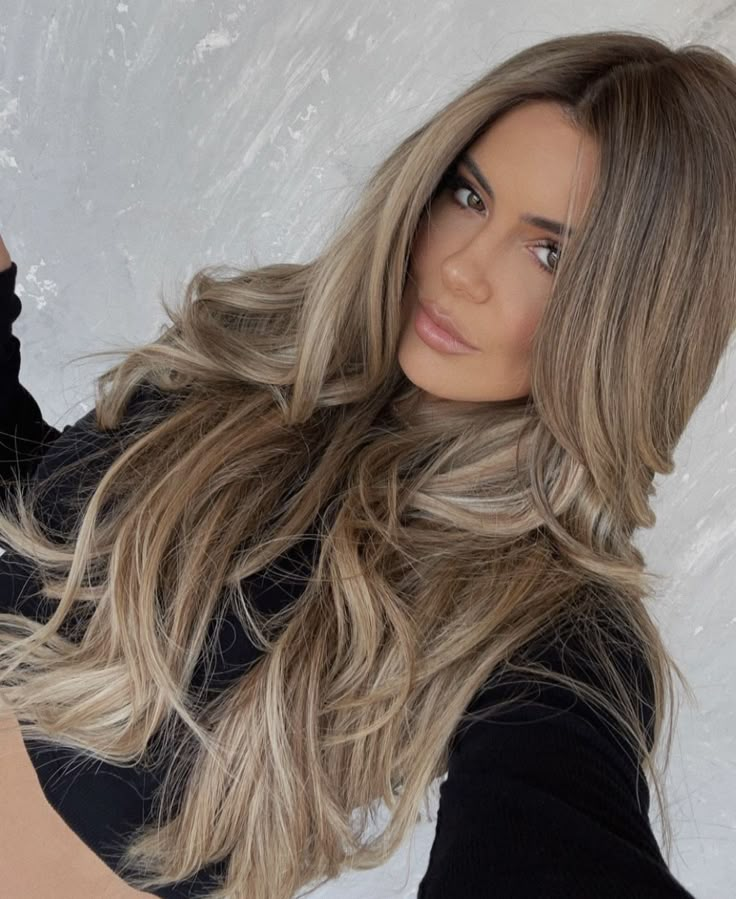 Bronde 2024 Hair, Brunette Hair With Blonde Extensions, Dark Roots To Blonde Balayage, Dark Blonde Hair Extensions, Light Brown Long Hair, Light Brown Hair Styles, Brown Hair Styles, Brown Hair Inspiration, Brown Hair Looks