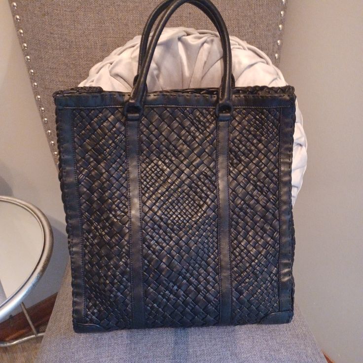 Black Leather Woven Tote Made In Italy Woven Leather Tote, Leather Weaving, Large Tote, Womens Tote Bags, Leather Tote, Black Leather, In Italy, Italy, Leather