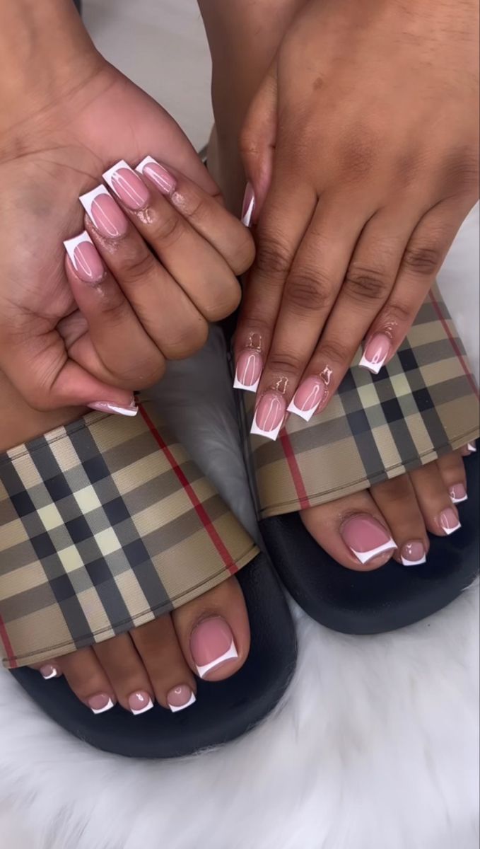 Holiday Nails And Toes Summer, Summer Nails On Black Women, African Acrylic Nails, French Tip Nails And Toes Black Women, Simple Nails No Design, Nails Inspo Black Women, Plan Nails, Summer Nails Black Women, Nails And Feet Set