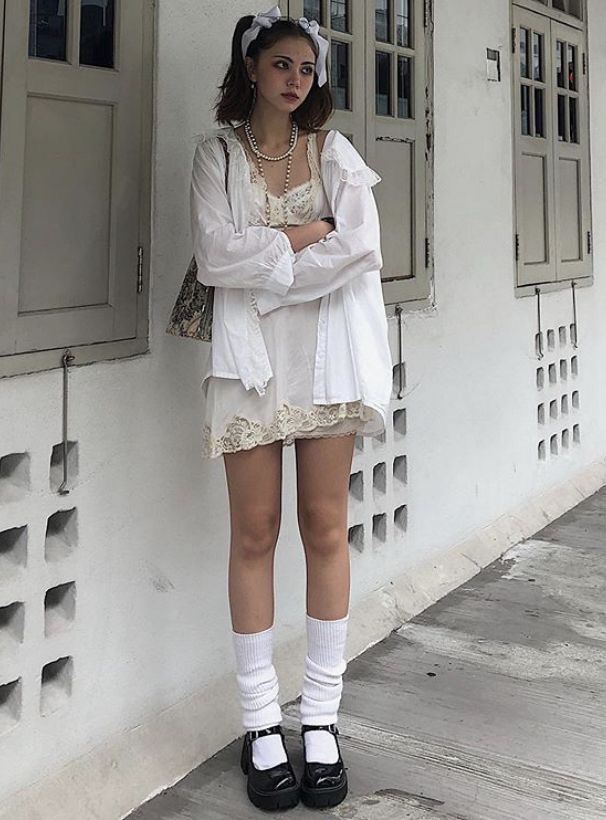 white oxford long soeeve with white lace slip dress Slip Dress Outfit, Moda Aesthetic, White Slip Dress, Knit Leg Warmers, Room Closet, Stil Inspiration, Jane Shoes, Mode Inspo, Mary Jane Shoes