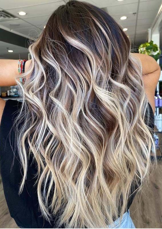 Blonde And Dark Balayage, Dark To Blonde Balayage Long, Dark Hair Color With Blonde Highlights, Dark Brown Hair And Blonde Highlights, Dark Root Into Blonde, Dark Hair To Blonde Highlights, Balayage For Natural Blondes, Blonde Ribbon Highlights On Dark Hair, Two Color Balayage