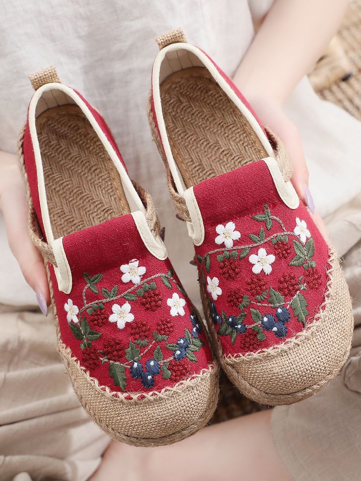 Red Cactus Rose, Unusual Clothes, Rope Wrapped, Embroidered Linen, Light Weight Shoes, Jute Bags, Clothes Crafts, Trendy Accessories, Flat Espadrille