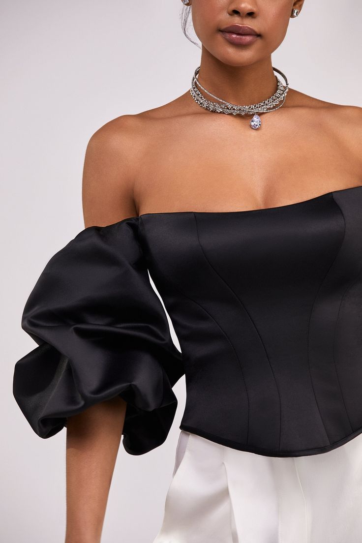 Corset With Puffy Sleeves, Corset With Sleeves Top, Bustier With Sleeves, Puffy Sleeves Top Outfit, Bustier Sleeves, Tops With Puffy Sleeves, Corset Top With Sleeves, Off Shoulder Corset Top, Dinner Photoshoot