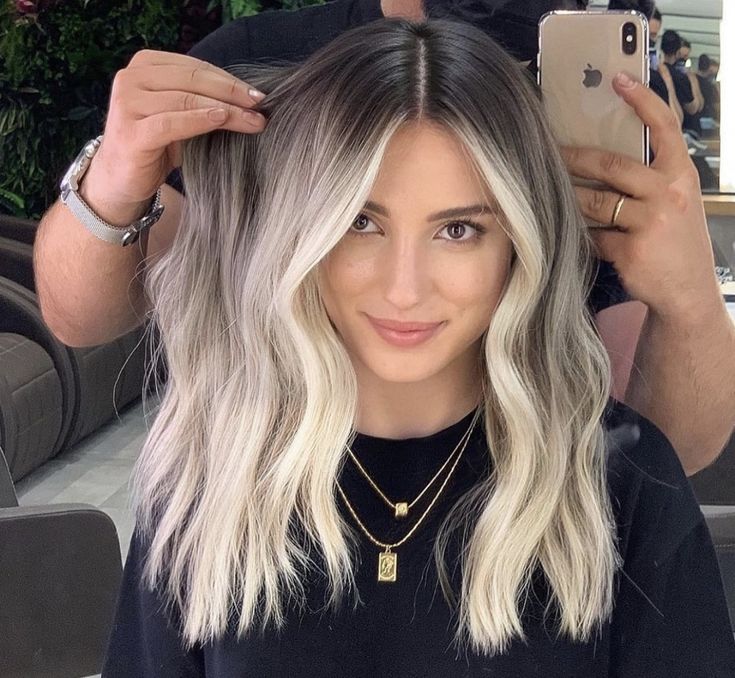 Blonde Hair With Dark Roots And Money Pieces, Solid Blonde With Root Smudge, Ombr�é Blonde Hair With Money Piece, Dark Root Smudge Blonde Balayage, Ash Blonde With Root Shadow, Smokey Shadow Root Blonde, Blonde Hair With Lowlights And Dark Root, Ashy Blonde Dark Roots, Dark Root Smudge Blonde Short Hair